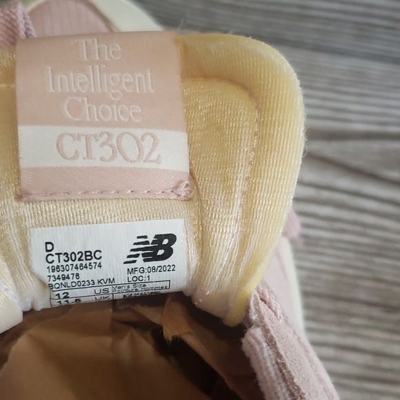 New Balance mens light pink suede and fabric platforms athletic shoes si… main image 5